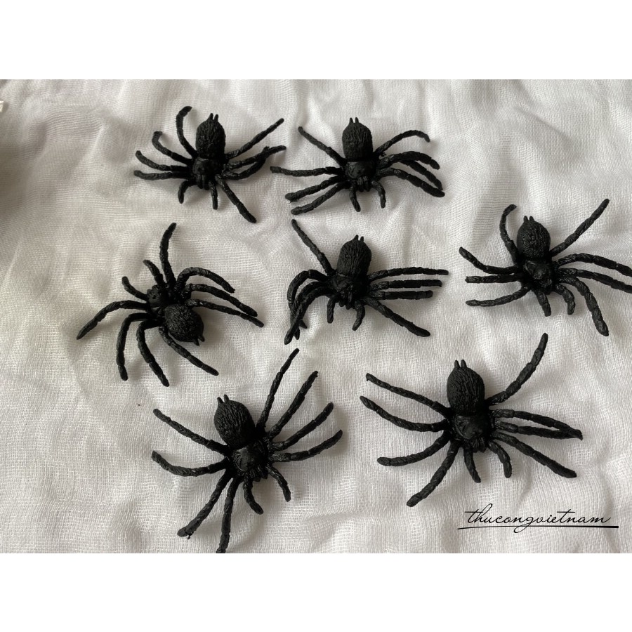 Nhện trang trí Halloween