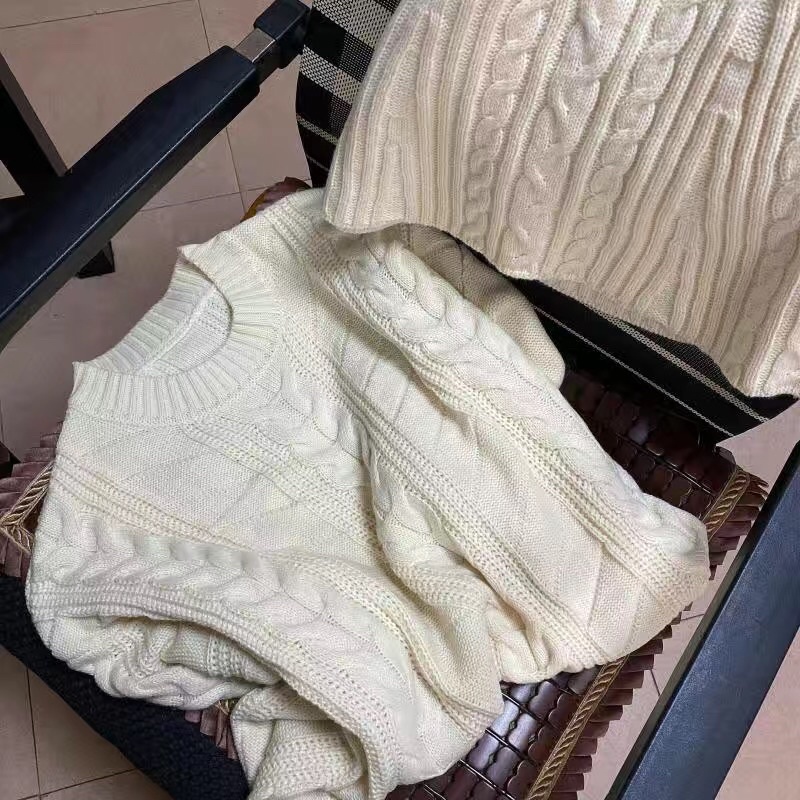 Set áo len cổ tròn và chân váy len dáng dài vintage