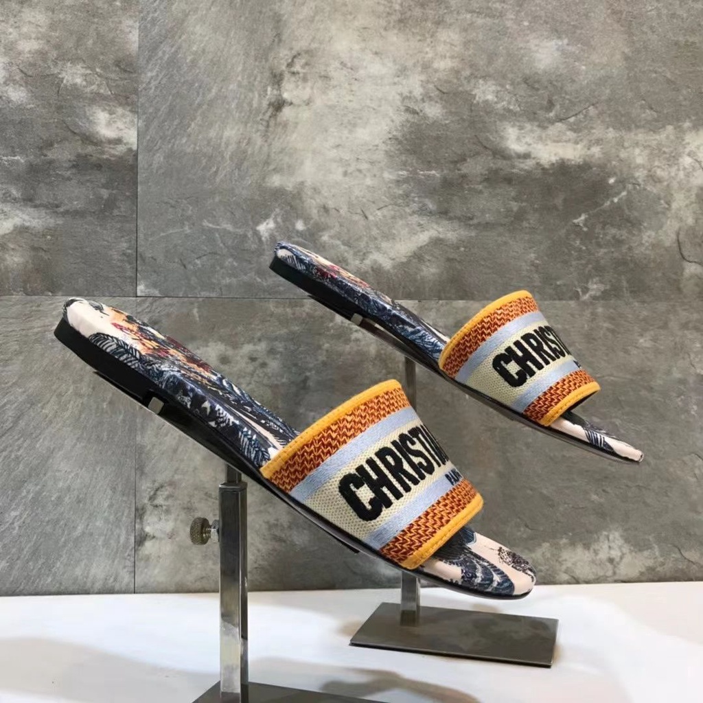 Dép Da Thật Đế Bằng Thêu Họa Tiết Thời Trang 2022 Cho Nữ