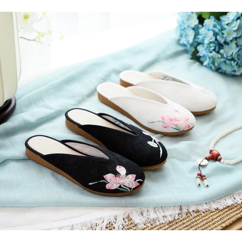 2 Đôi Giày Vải Lụa Sáng Thêu Họa Tiết Phong Cách Dân Tộc SanA7