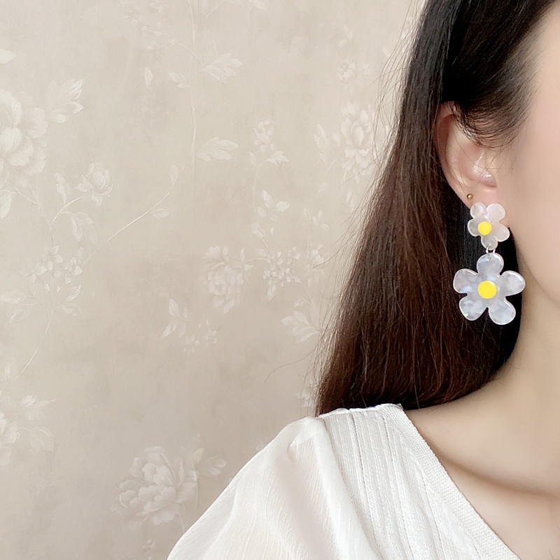 Khuyên tai kẹp không bấm lỗ chốt điều chỉnh K235 bằng hợp kim mạ vàng hình bông hoa bigsize dáng midi Leous Accessories