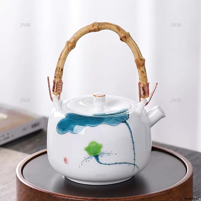 Ấm Trà Sứ Trắng Vẽ Tay Phong Cách Trung Hoa Cổ Điển