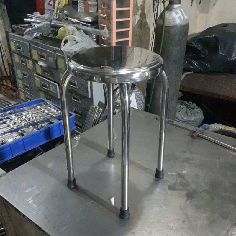 Ghế đẩu 4 chân  cao 50cm  , mặt và chân dày 1mm ,dày dặn và chắc chắn ,  inox 201 và inox 304 .