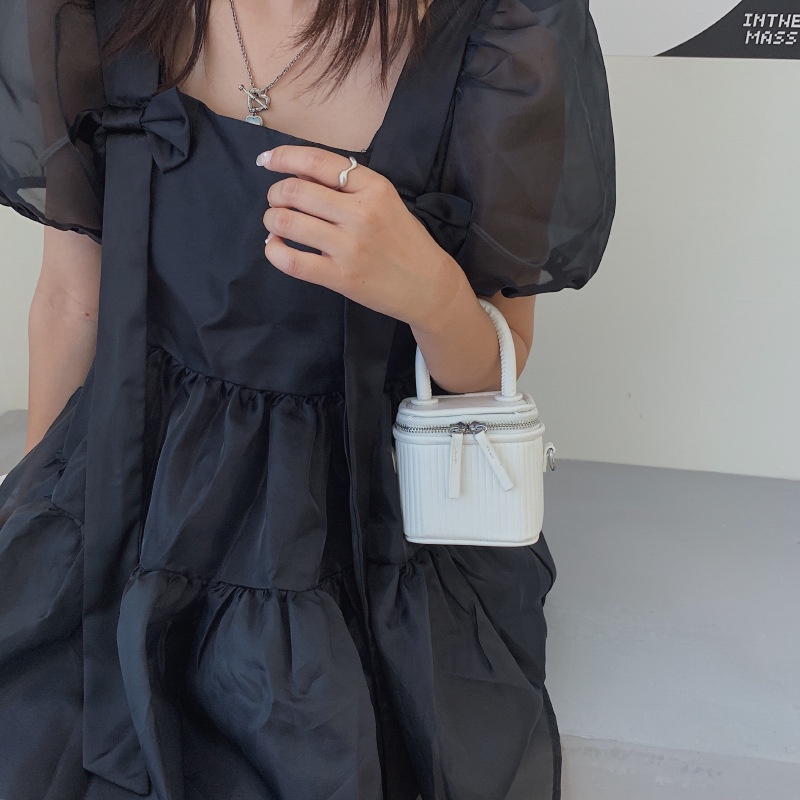 Túi Đựng Mỹ Phẩm Họa Tiết Sọc Thời Trang Dành Cho Nữ