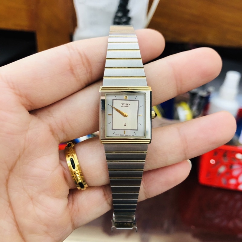 Đồng hồ nữ si nhật dáng tank hiệu Citizen, dây khoá zin