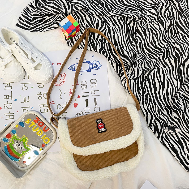 Túi Đeo Chéo Lông Cừu Mềm Mại Hình Chú Gấu Đỏ Đáng Yêu Cho Bé Gái