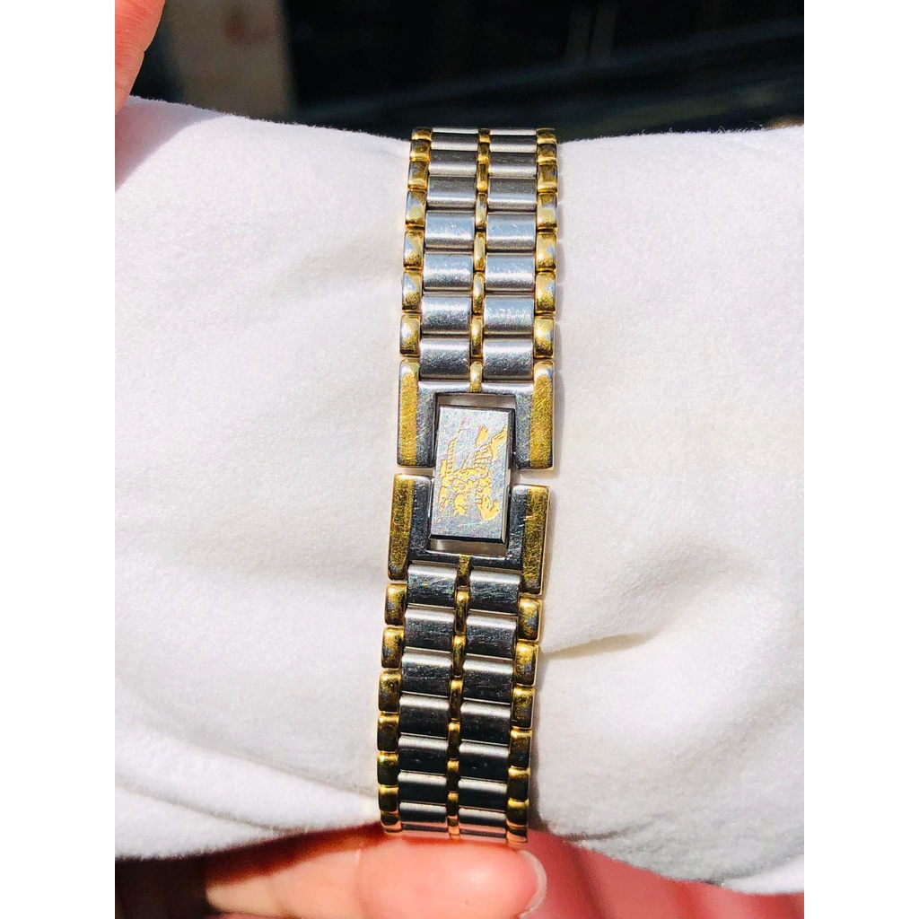 Đồng hồ nữ hiệu Burberrys, dây thép không gỉ, đã qua sử dụng