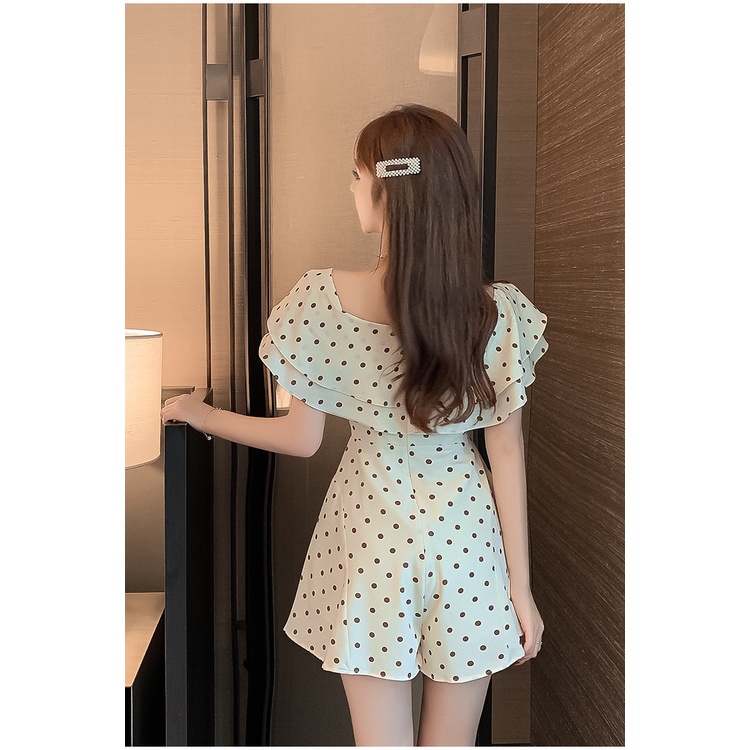 Jumpsuit trễ vai họa tiết chấm bi phong cách trẻ trung 2022