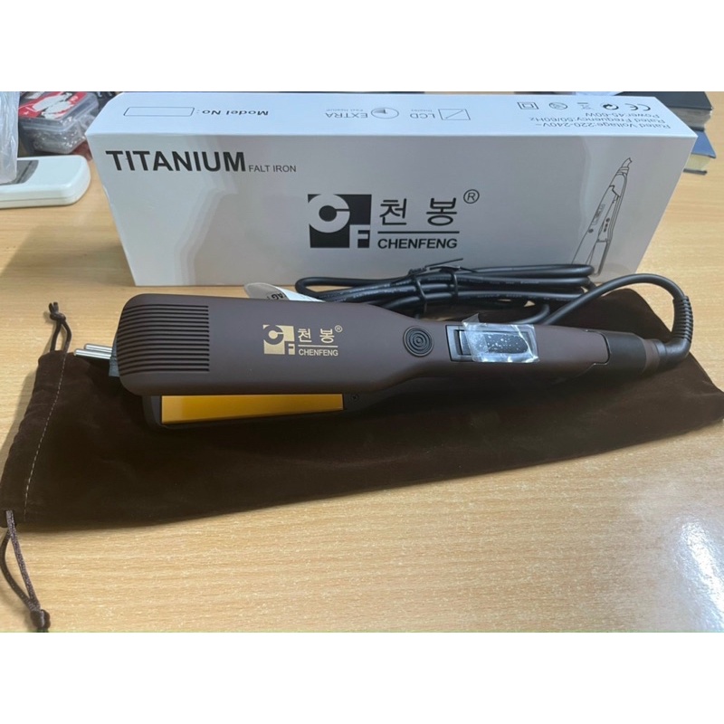 MÁY LÀ TÓC TITANIUM MẶT SỨ BẢN TO