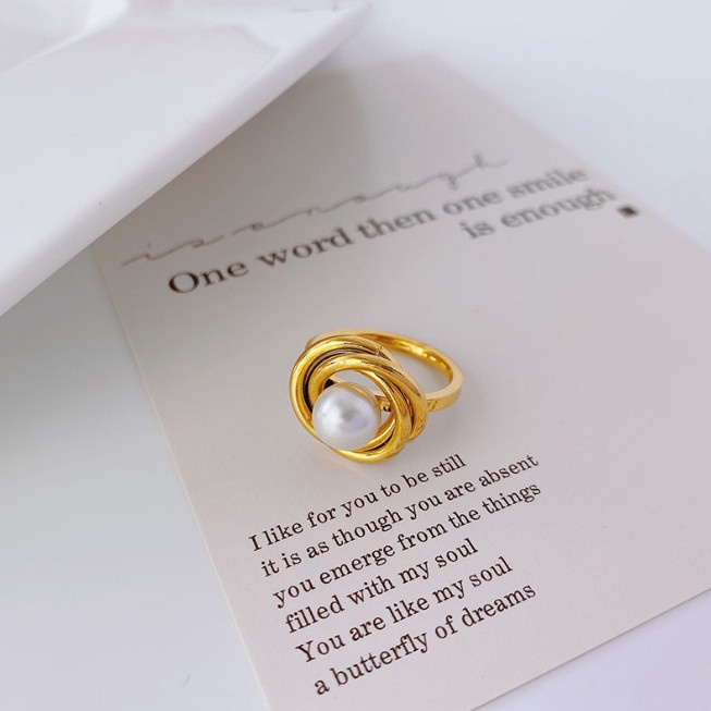 Nhẫn Nữ Ngọc Trai Nhân Tạo Titan Ko Đen TT 4428