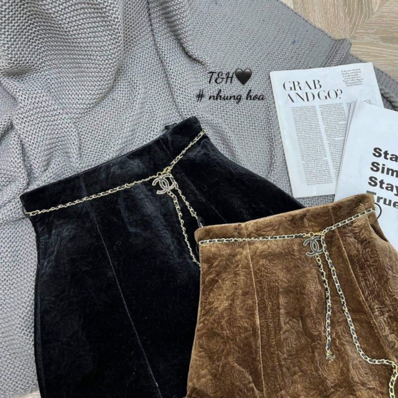 Chân váy nhung nổi hoa hồng kèm dây xích hàng QCL1