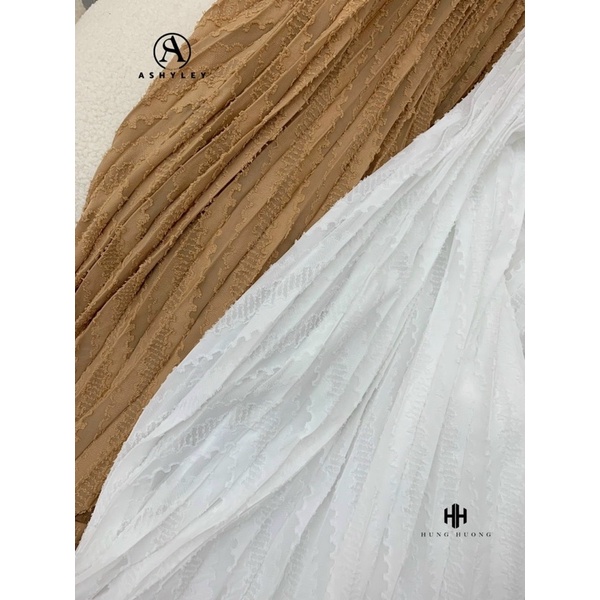 Đầm 2 dây dập ly hoa nổi