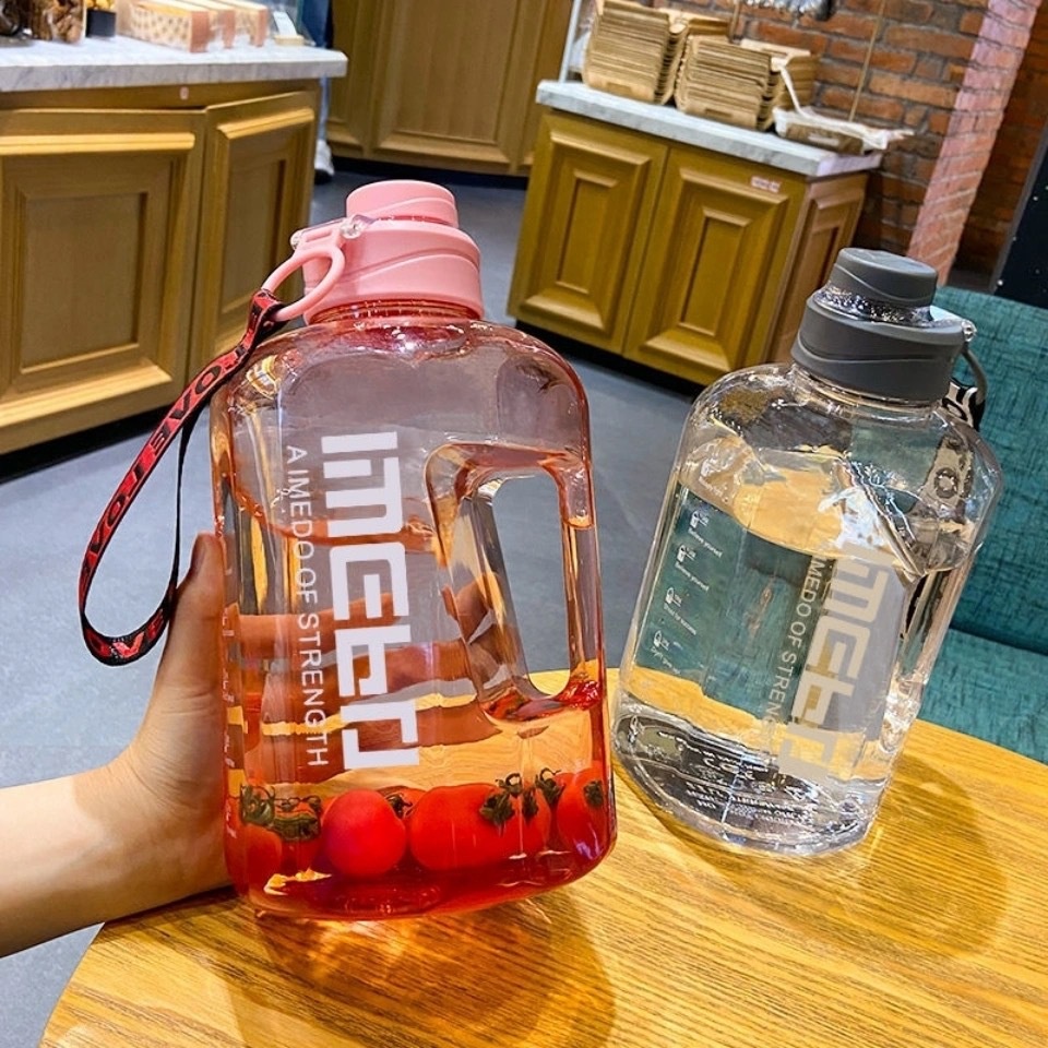 Bình Nước Thể Thao Cỡ Lớn 2L Chịu Nhiệt Cao Tiện Dụng