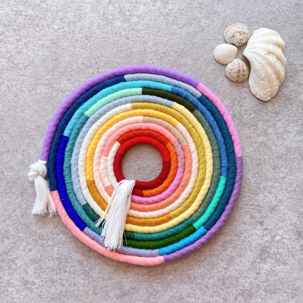 Macrame vòng xoáy cầu vồng 27cm treo tường, decor phòng