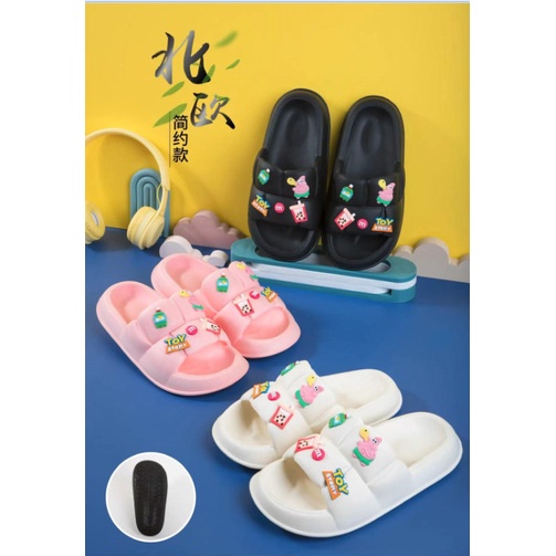 Dép lê nữ quai ngang chất eva nhẹ êm chân gắn sticker toystory