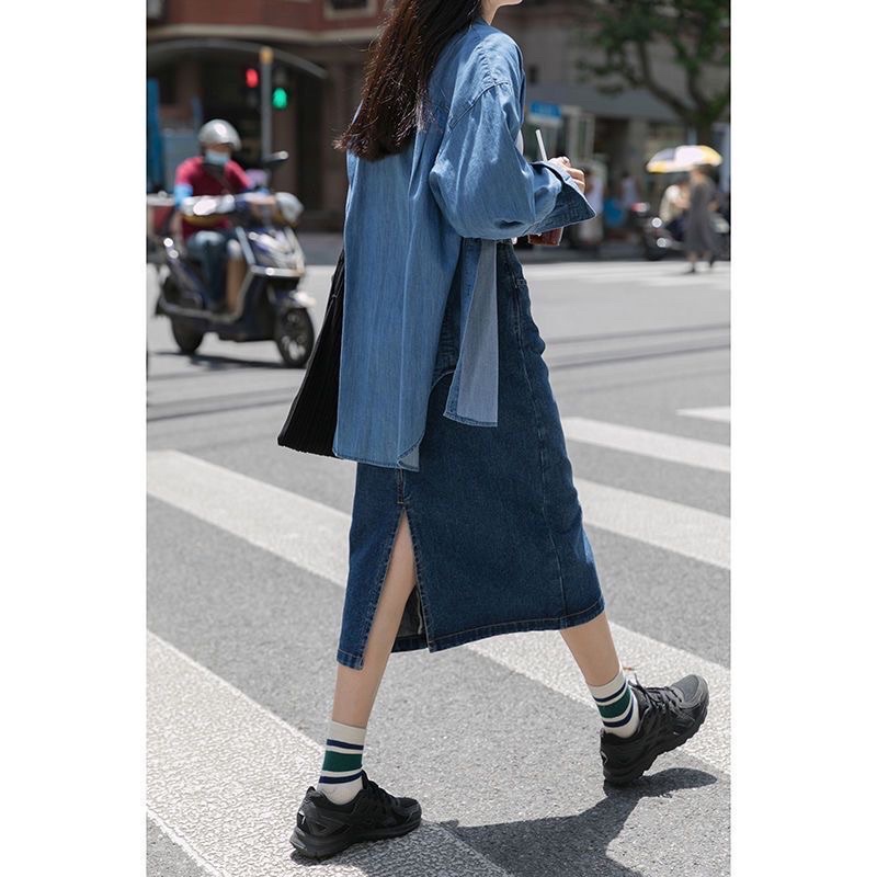 Chân Váy Bò Jeans Dài Cài Khuy Sau Lưng Xẻ Tà Sau Nữ Tính Học Sinh Hàn Quốc