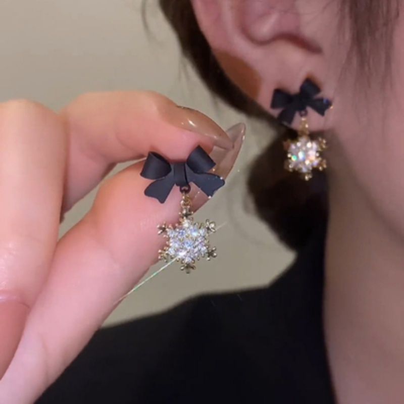 Khuyên Tai Nữ Hình Bông Tuyết / Nơ Đính Đá Zircon