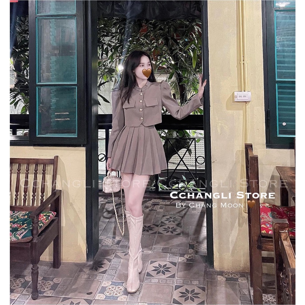 Sét váy xếp ly tuyết mưa Hàng siêu xịn, mặc lên cực sang luôn ạ. Thiết kế lên chuẩn mẫu. Áo đóng cúc đồng. Chân váy có q