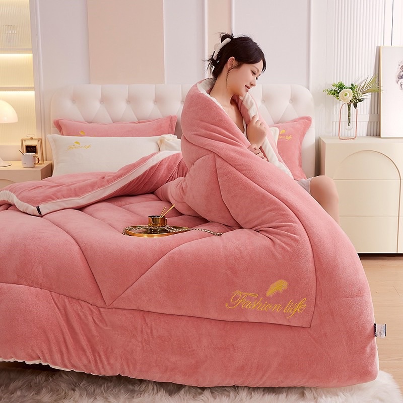 Chăn lông cừu Fashion Life MINH AN hàng nhập khẩu kích thước 2m*2m3 nặng 4kg bề mặt lông mềm mướt nhẹ và giữ nhiệt tốt
