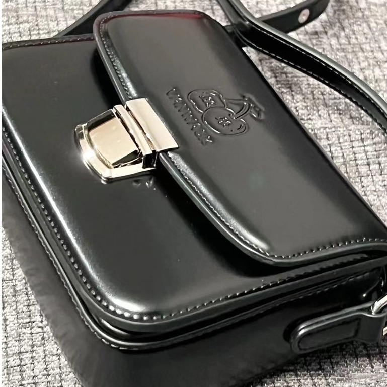 Túi Xách Đeo Vai Thiết Kế Đơn Giản Dễ Phối Đồ Thời Trang Cao Cấp Cho Nữ