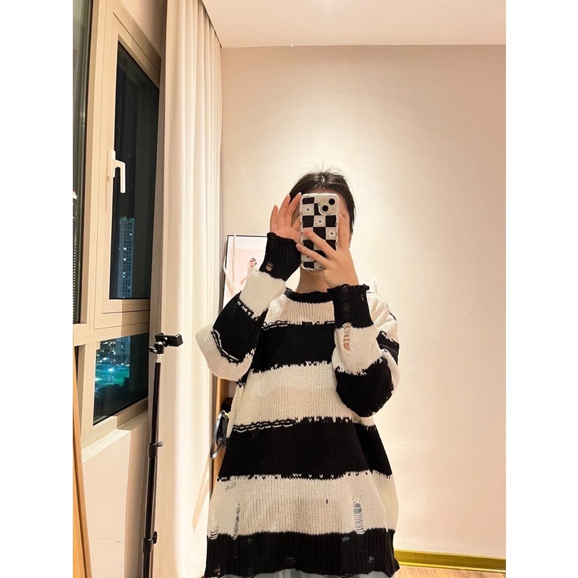 Áo Len Đen trắng Nam nữ rách sọc Ngang Design