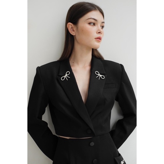 Set vest đen croptop kèm chân váy