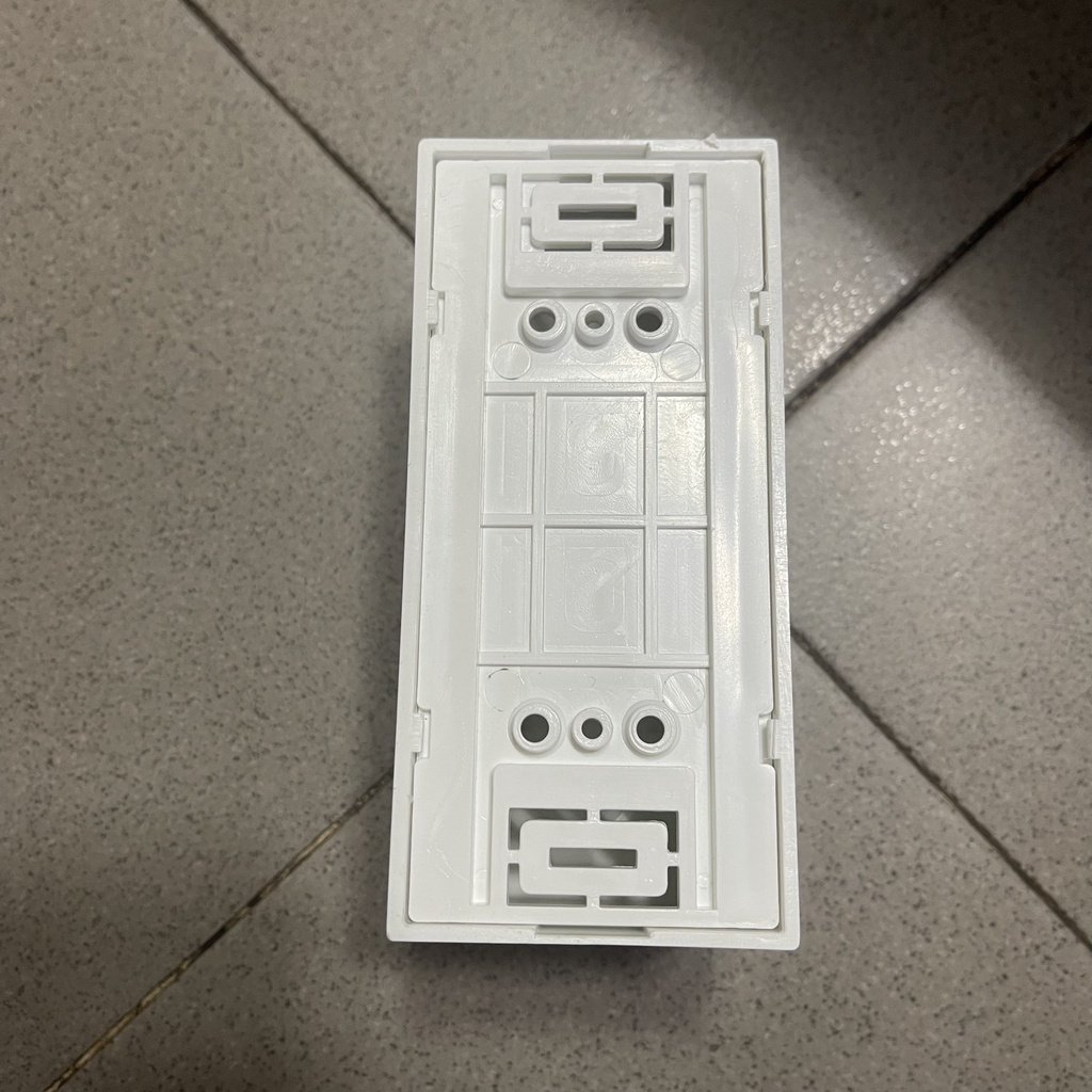 Hộp đựng CB cóc có nắp đậy, đế CB chống giật Hộp đựng CB cóc