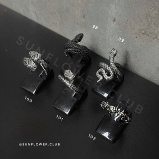 Nhẫn Chrome Heart rắn thép titan không đen không gỉ unisex nam nữ
