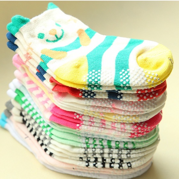 Set 2 đôi tất chống trơn cho bé