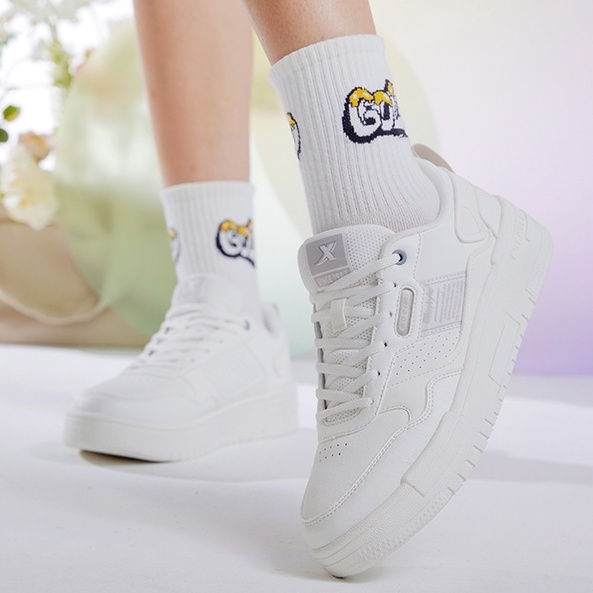Giày thể thao Xtep màu trắng khối lượng nhẹ chống trượt thoáng khí dành cho nữ