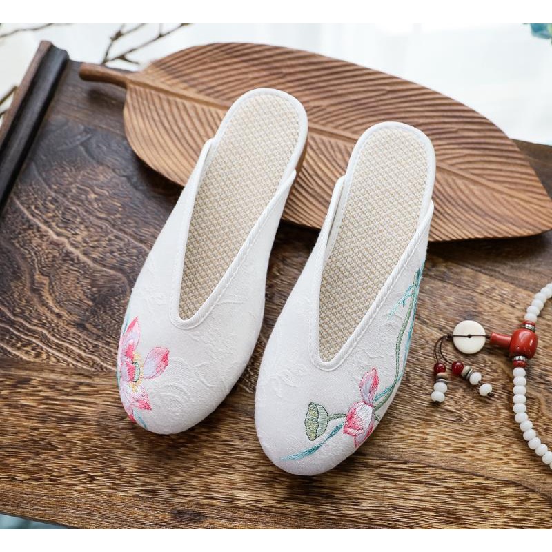 2 Đôi Giày Vải Lụa Sáng Thêu Họa Tiết Phong Cách Dân Tộc SanA7