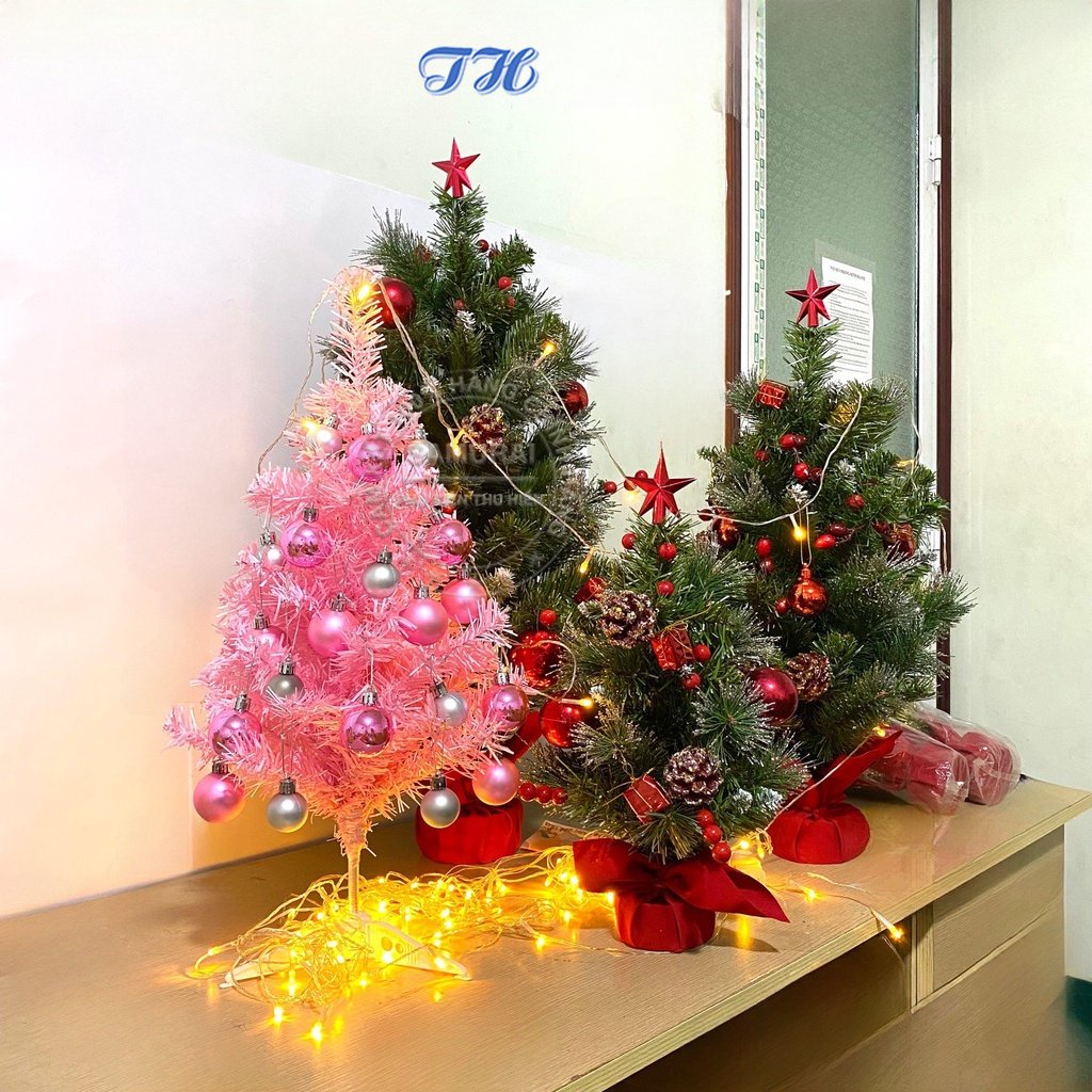 Cây thông noel để bàn mini 60cm màu hồng kèm quả châu, dây đèn led trang trí phòng ngủ phòng khách siêu xinh