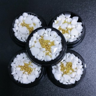 Charm Trái Tim Đính Móng Hủ Mix