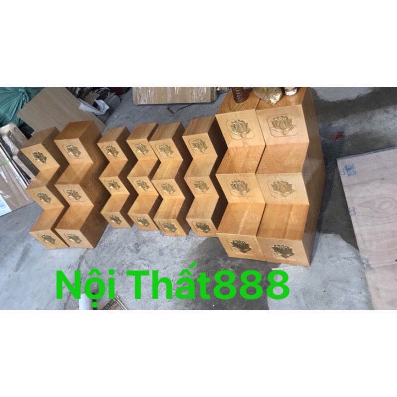Bục Tam cấp Đặt cạnh ban thờ thần tài giáp vàng hoa sen