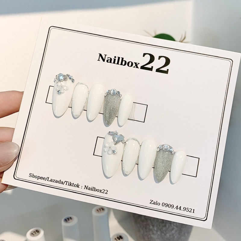 Nailbox - mẫu trắng đính đá Swarovski sáng đẹp bền ☘️🥰