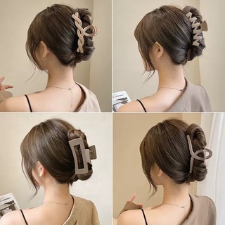 Kẹp tóc hình cá mập cỡ lớn thời trang cho nữ 2022