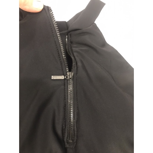 6 Mẫu Áo Sẵn Mút Ngực Có Khoá Kéo Trước Áo Bơi Lẻ Tay Dài Màu Đen