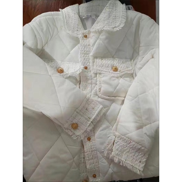 Áo phao trắng dáng ngắn hình trám cổ tay viền pha dạ tweed siêu xinh