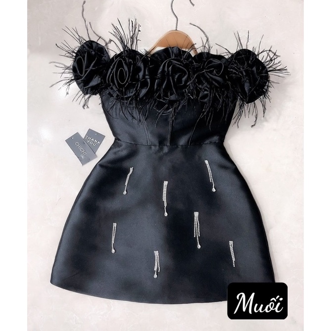 Đầm đi tiệc gắn hoa đính đá