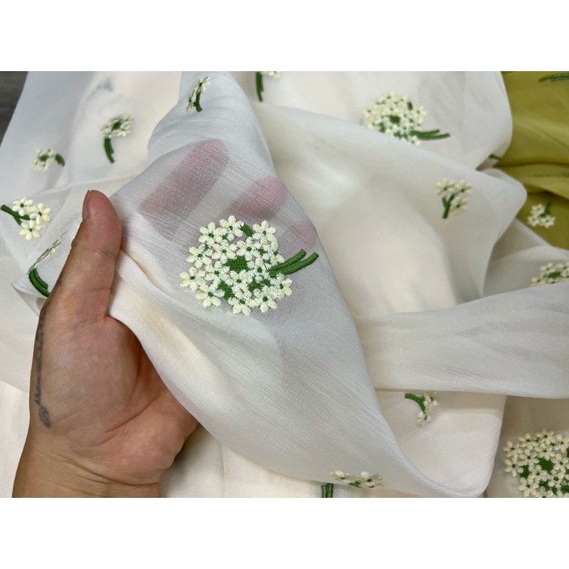 Vải Tơ Sống Thêu Hoa