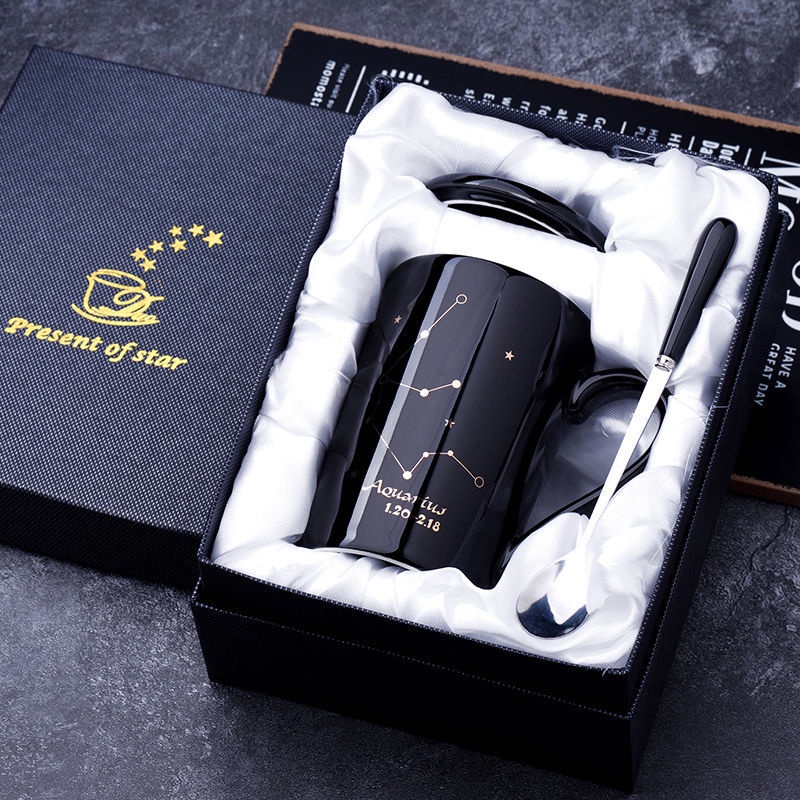 Cốc sứ CUNG HOÀNG ĐẠO đen huyền bí CÓ NẮP và THÌA, dung tích 400ml, họa tiết Chòm Sao, ly sứ quà tặng thông điệp ý nghĩa