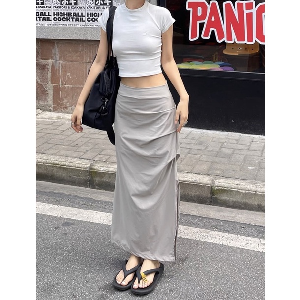 Chân váy dài có vạt nhúm xẻ tà siêu trendy