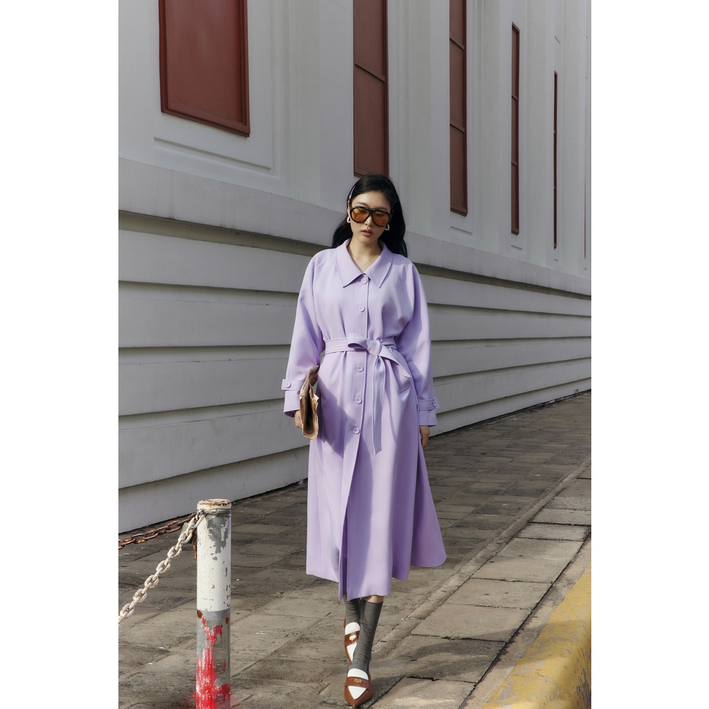 Áo khoác dạ nữ dáng dài ÀTOUS BLAKELY kèm đai phối màu tím trendy dày dặn giữ ấm tốt thiết kế tôn dáng tối giản hiện đại