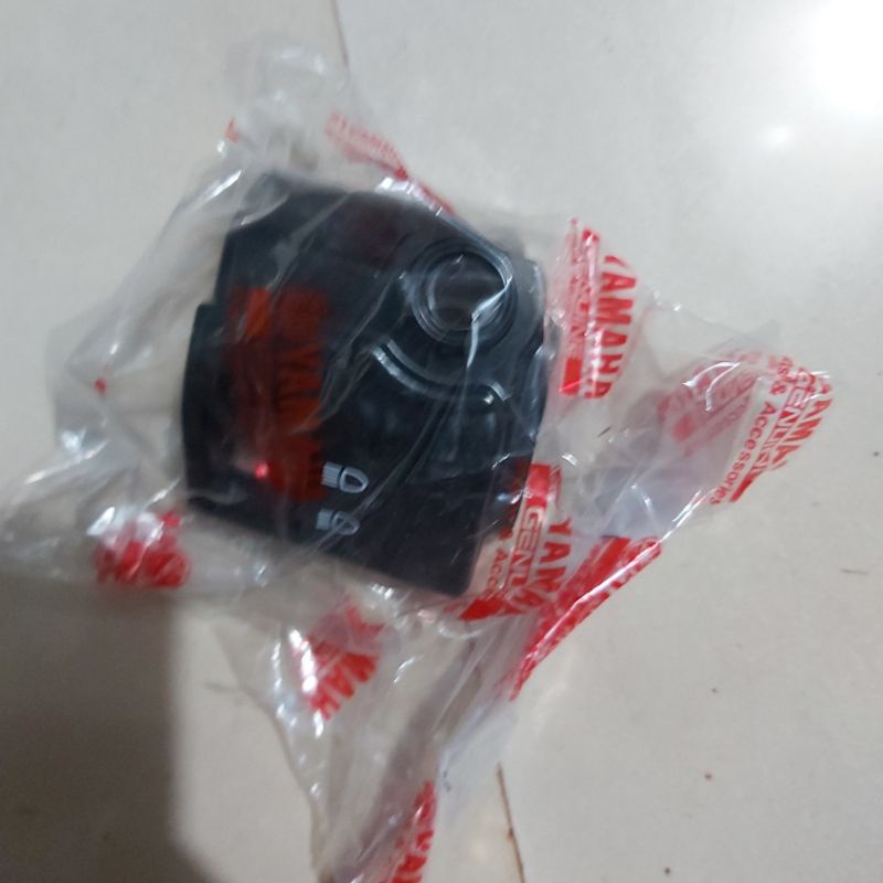 nửa trên ốp công tắc jupiter v nắp cùm trái / chân kính