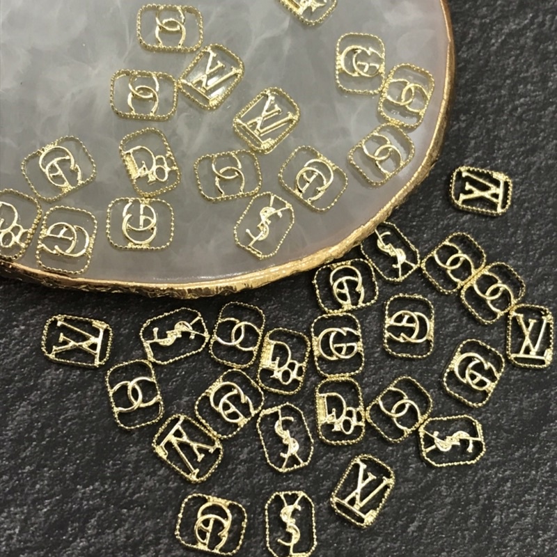 Túi charm kim loại