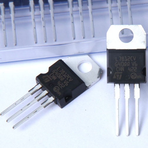 IC Ổn Áp Nguồn 12V 7812 L7812 L7812CV LM7812 7812CV 1.5A TO-220 Chân Cắm