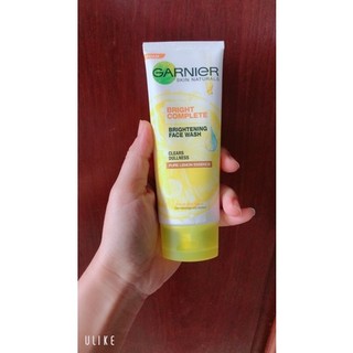 Sữa rửa mặt Garnier light Complete thái lan