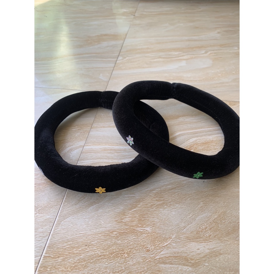 Mấn đội đầu nhung cho bà