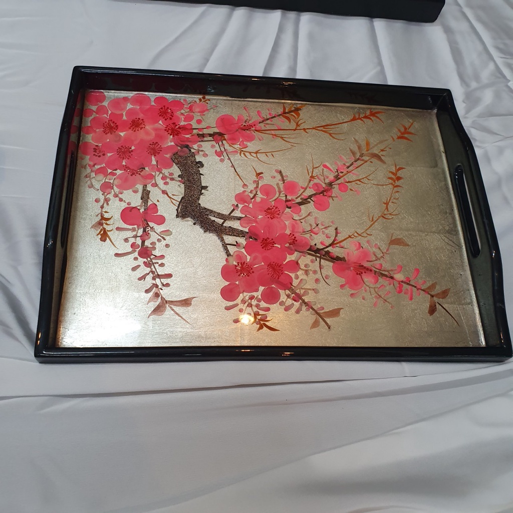 Khay  sơn mài cao cấp Thanh Bình Lê vẽ cô gái, hoa đào, họa tiết phong phú  đẹp mắt, sang trọng