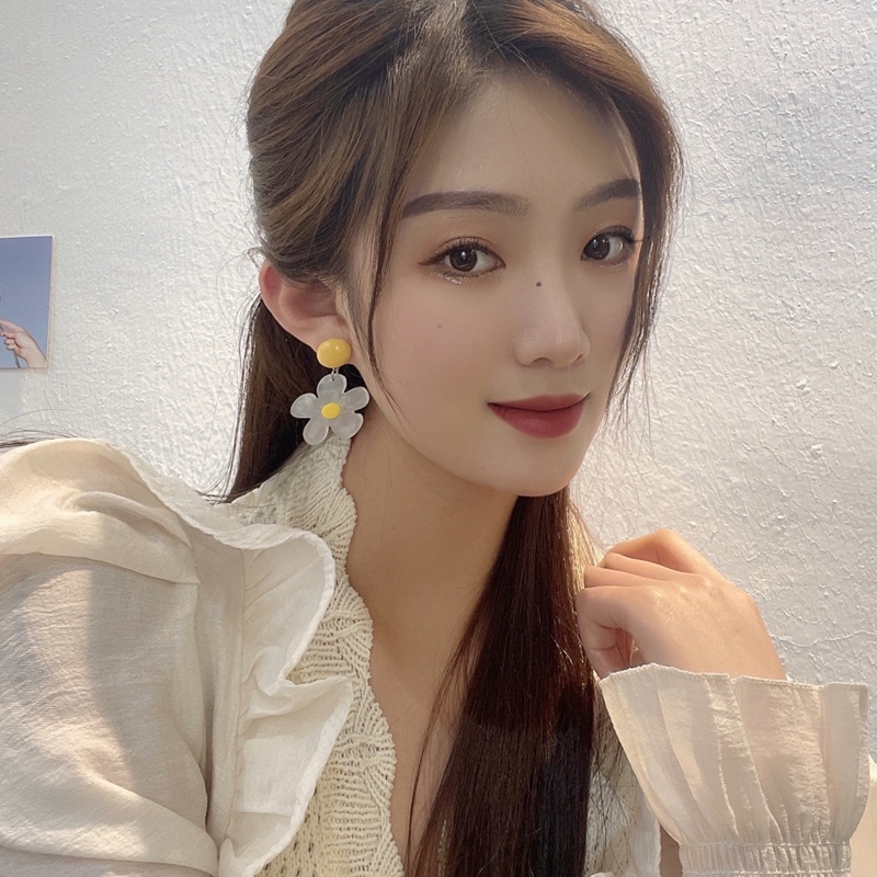 Khuyên tai kẹp không bấm lỗ chốt điều chỉnh K235 bằng hợp kim mạ vàng hình bông hoa bigsize dáng midi Leous Accessories